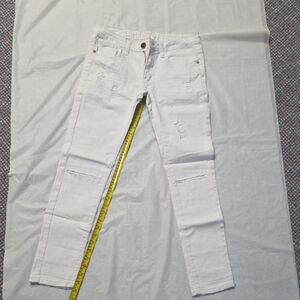 Elegant White Skinny Jeans for Women